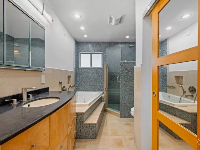 Продажа дома по адресу 19711 NE 21ST Court - фото 8889234