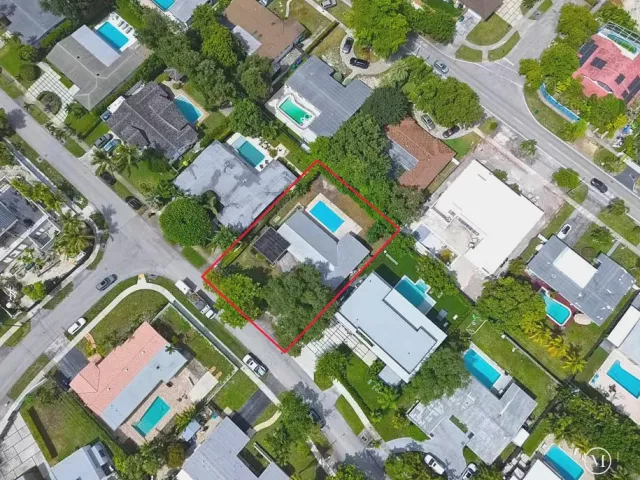 Продажа дома по адресу 19711 NE 21ST Court - фото 8889219