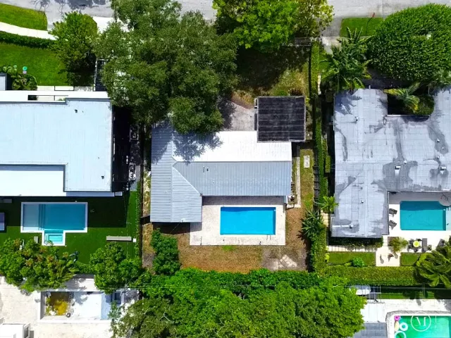 Продажа дома по адресу 19711 NE 21ST Court - фото 8889221