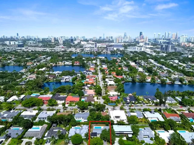Продажа дома по адресу 19711 NE 21ST Court - фото 8889223