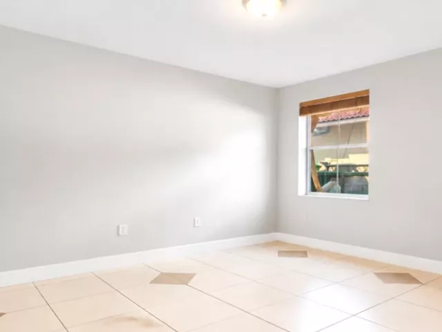 Продажа дома по адресу 3043 SW 147th Pl - фото 8889918