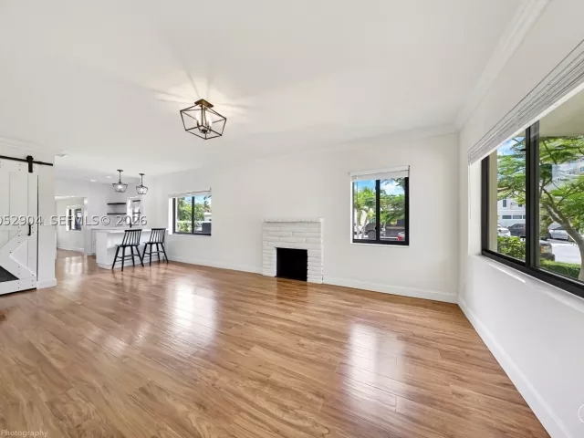 Продажа дома по адресу 3640 SW 11th St - фото 8900849