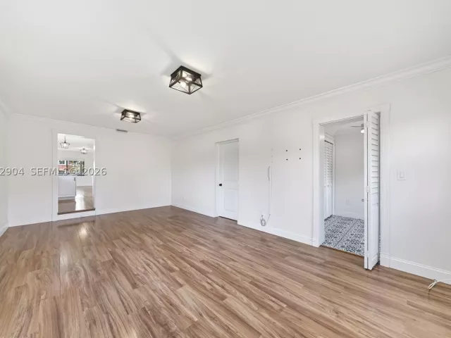 Продажа дома по адресу 3640 SW 11th St - фото 8900850