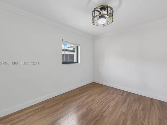 Продажа дома по адресу 3640 SW 11th St - фото 8900853