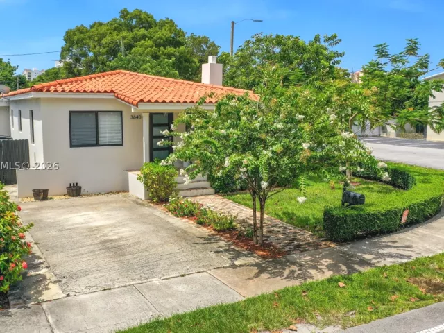 Продажа дома по адресу 3640 SW 11th St - фото 8900858