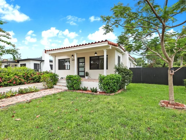 Продажа дома по адресу 3640 SW 11th St - фото 8900841