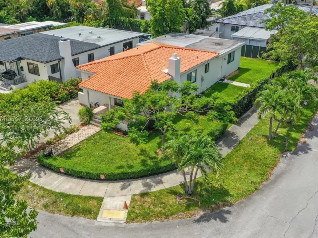 Продажа дома по адресу 3640 SW 11th St - фото 8900843