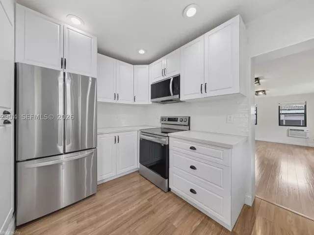 Продажа дома по адресу 3640 SW 11th St - фото 8900844