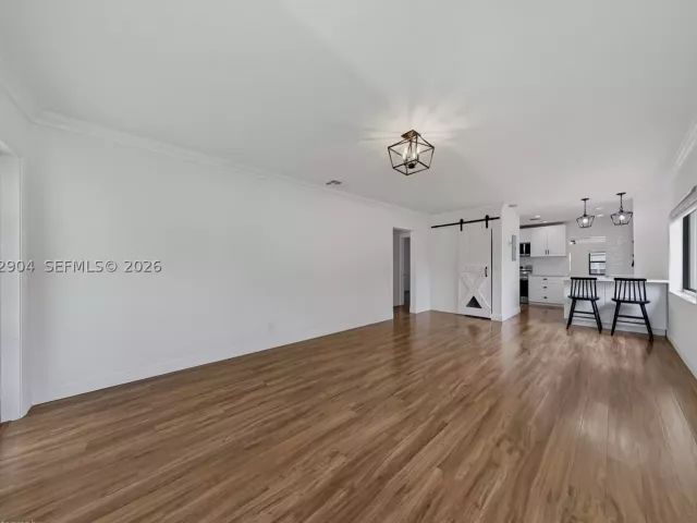 Продажа дома по адресу 3640 SW 11th St - фото 8900848