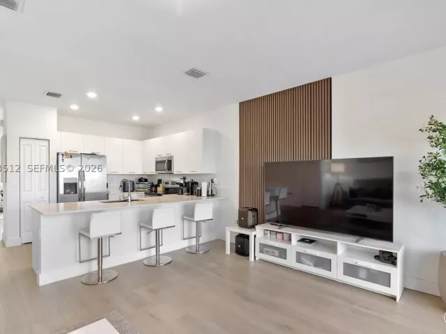 Продажа дома по адресу 12424 NW 23rd Ct - фото 8889905