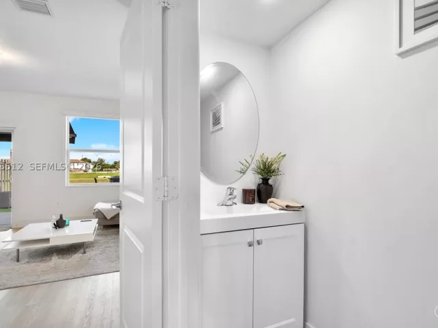 Продажа дома по адресу 12424 NW 23rd Ct - фото 8889906