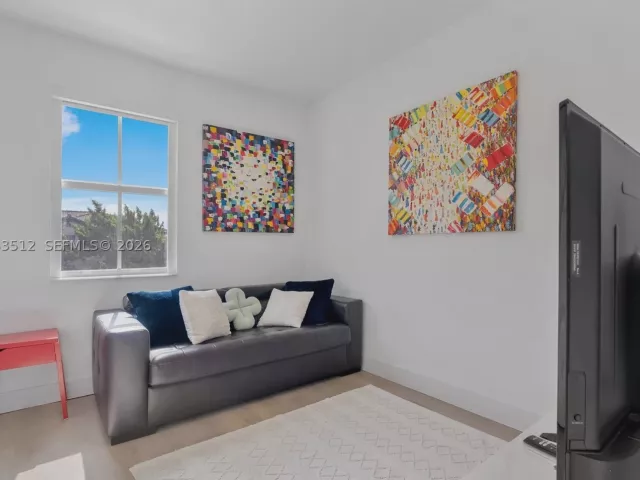Продажа дома по адресу 12424 NW 23rd Ct - фото 8889908