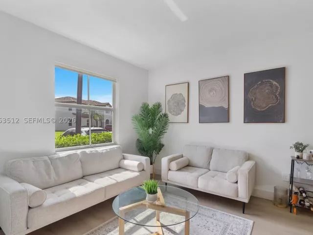 Продажа дома по адресу 12424 NW 23rd Ct - фото 8889895