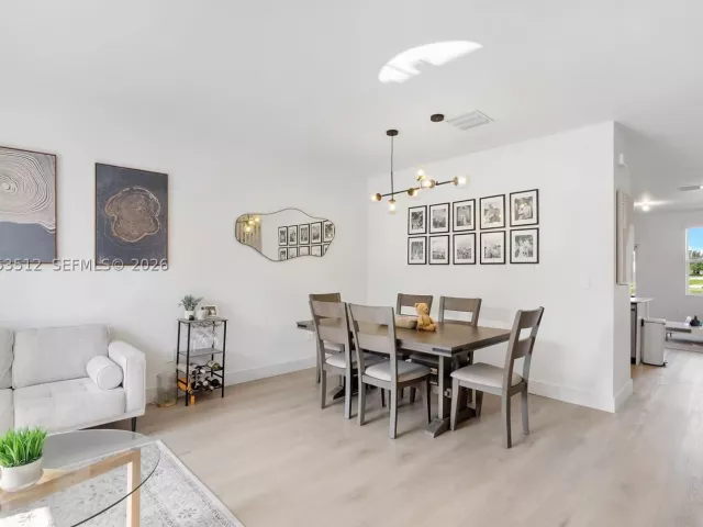 Продажа дома по адресу 12424 NW 23rd Ct - фото 8889896