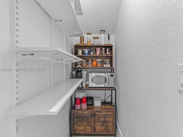 Продажа дома по адресу 12765 SW 210th Ter - фото 8925219
