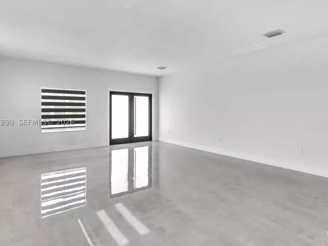 Продажа дома по адресу 12765 SW 210th Ter - фото 8925210