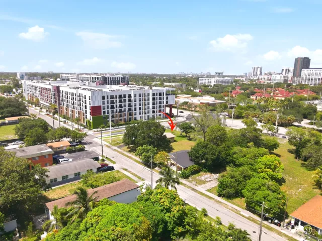 Продажа дома по адресу 440-436 NW 7th Terrace - фото 8921908