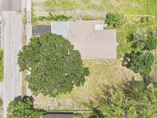 Продажа дома по адресу 440-436 NW 7th Terrace - фото 8921910
