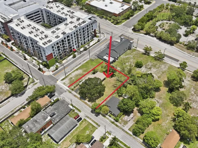 Продажа дома по адресу 440-436 NW 7th Terrace - фото 8921911