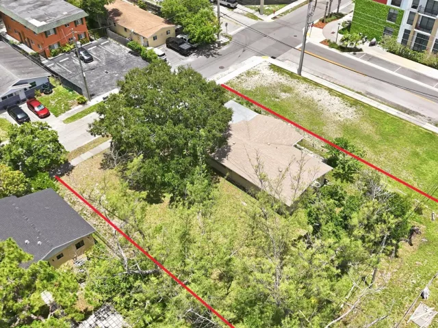 Продажа дома по адресу 440-436 NW 7th Terrace - фото 8921897