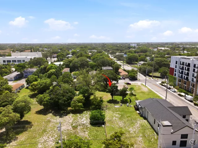 Продажа дома по адресу 440-436 NW 7th Terrace - фото 8921903