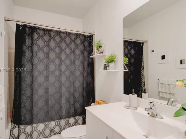 Продажа дома по адресу 953 NE 211th St - фото 8925205