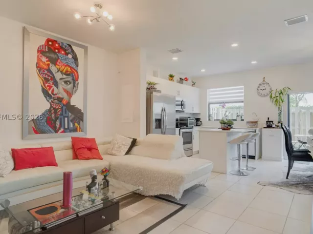 Продажа дома по адресу 953 NE 211th St - фото 8925191