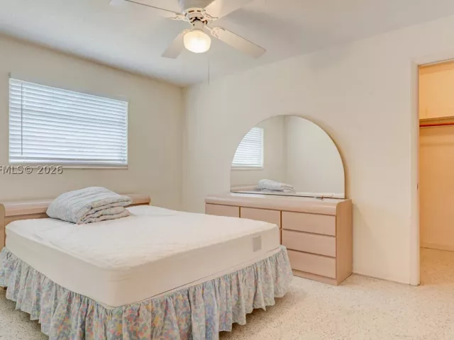 Продажа дома по адресу 6560 SW 34th St - фото 8912410