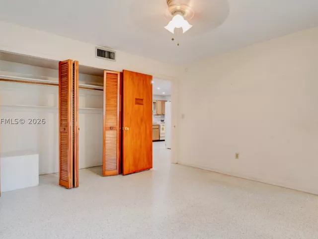 Продажа дома по адресу 6560 SW 34th St - фото 8912414