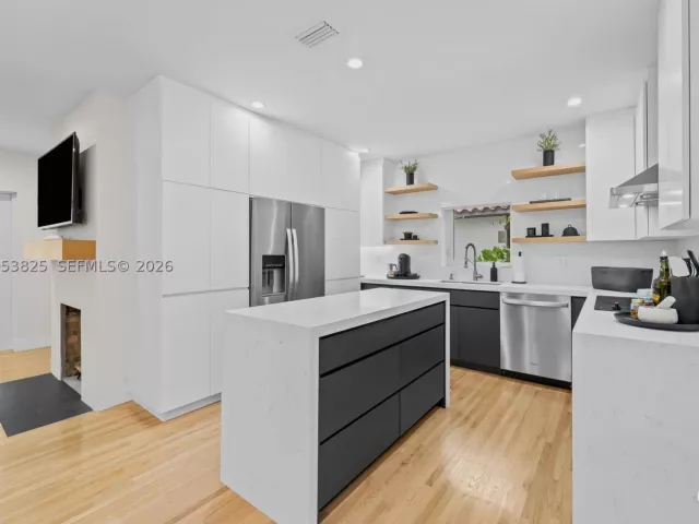 Продажа дома по адресу 829 Granada Groves Ct - фото 8891238