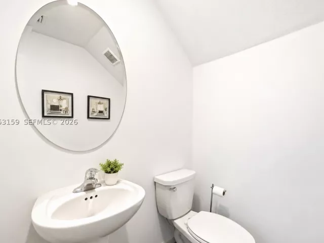 Продажа дома по адресу 1367 SE 26th Ter - фото 8918071