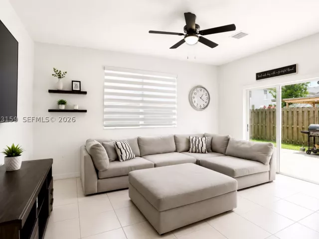 Продажа дома по адресу 1367 SE 26th Ter - фото 8918080
