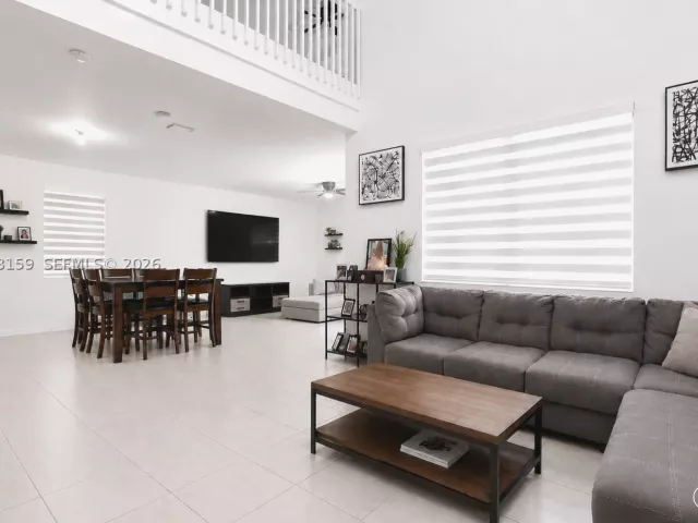 Продажа дома по адресу 1367 SE 26th Ter - фото 8918066