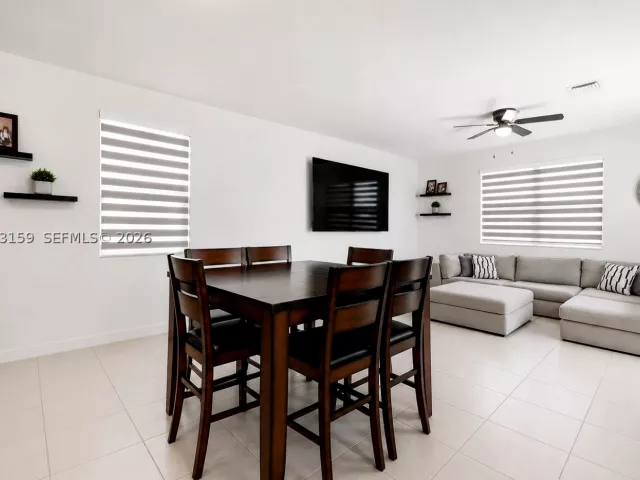 Продажа дома по адресу 1367 SE 26th Ter - фото 8918067