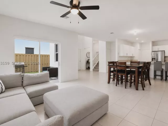 Продажа дома по адресу 1367 SE 26th Ter - фото 8918068