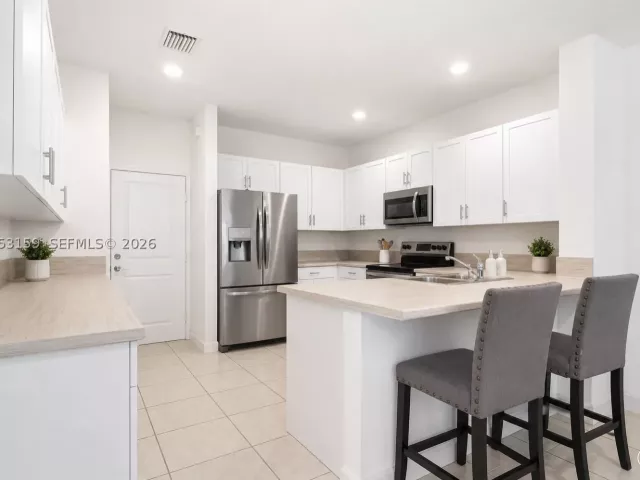 Продажа дома по адресу 1367 SE 26th Ter - фото 8918069