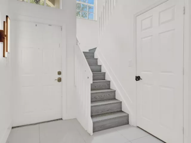 Продажа дома по адресу 17021 NW 10TH Street - фото 8948803