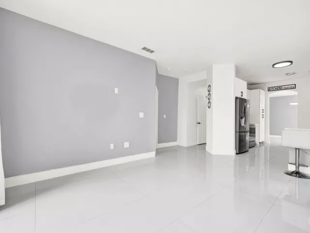 Продажа дома по адресу 17021 NW 10TH Street - фото 8948806