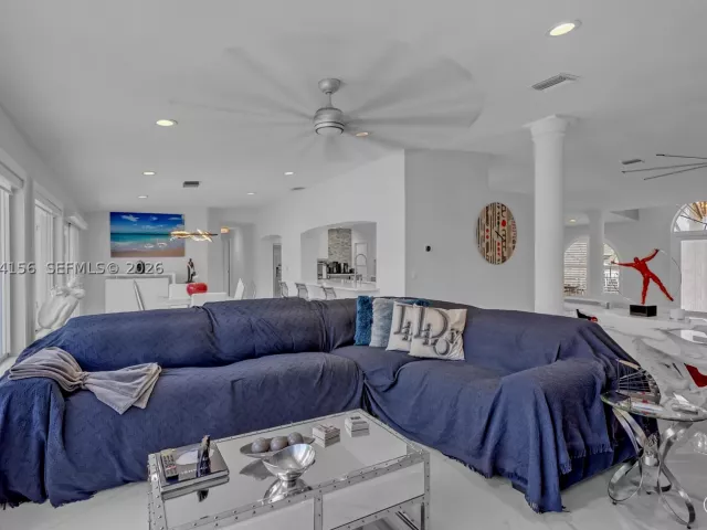 Продажа дома по адресу 2920 NE 55th Pl - фото 8908963