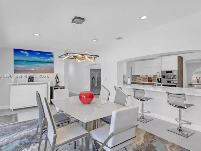 Продажа дома по адресу 2920 NE 55th Pl - фото 8908964