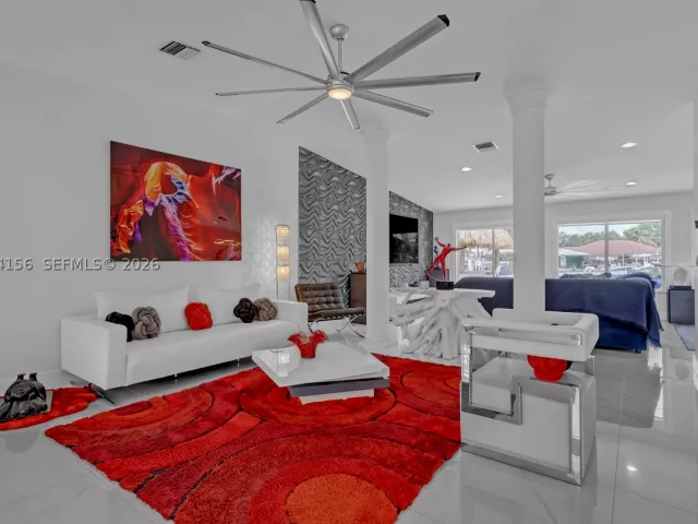 Продажа дома по адресу 2920 NE 55th Pl - фото 8908955