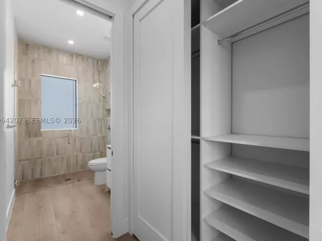 Продажа дома по адресу 2735 SW 23rd Ter - фото 9343642