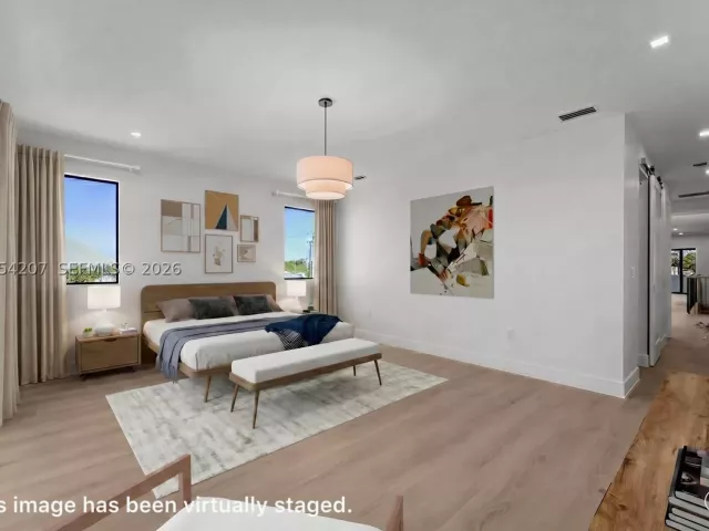Продажа дома по адресу 2735 SW 23rd Ter - фото 9343667