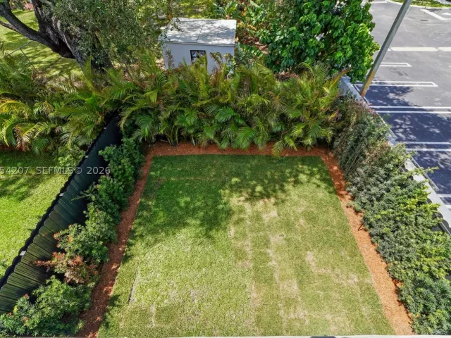 Продажа дома по адресу 2735 SW 23rd Ter - фото 9343682