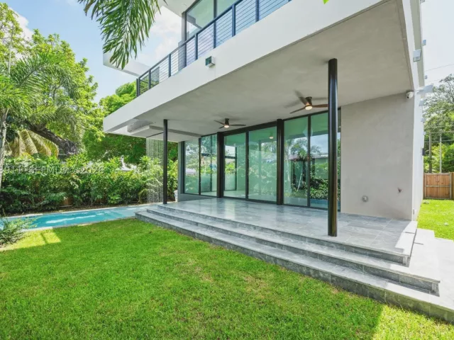 Продажа дома по адресу 3310 Elizabeth St - фото 9195471