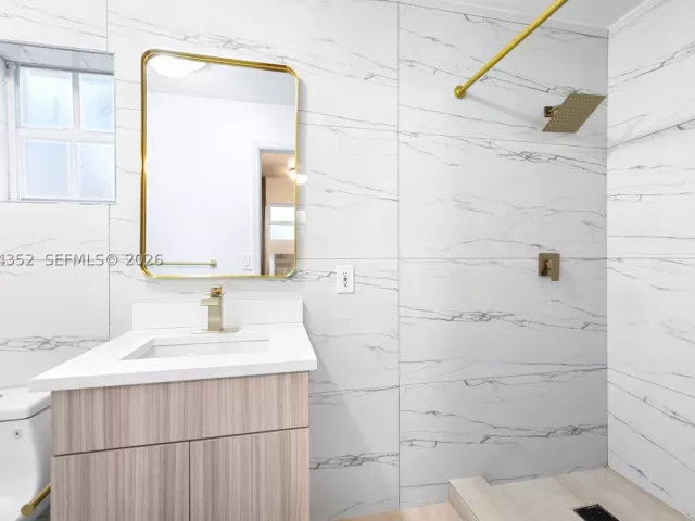 Продажа дома по адресу 23 SW 8th St - фото 8892542