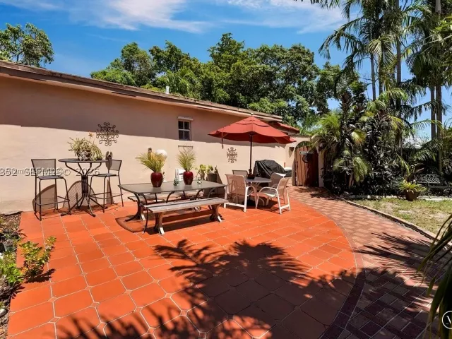 Продажа дома по адресу 23 SW 8th St - фото 8892550