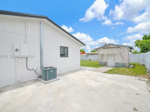 Продажа дома по адресу 18670 SW 123rd Ct - фото 8892739