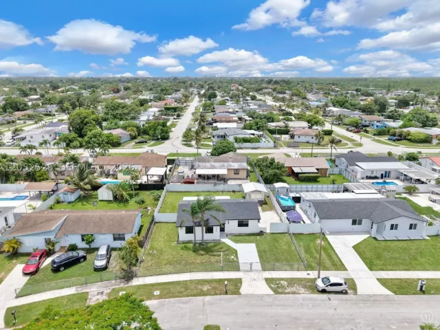 Продажа дома по адресу 18670 SW 123rd Ct - фото 8892741