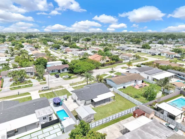 Продажа дома по адресу 18670 SW 123rd Ct - фото 8892742
